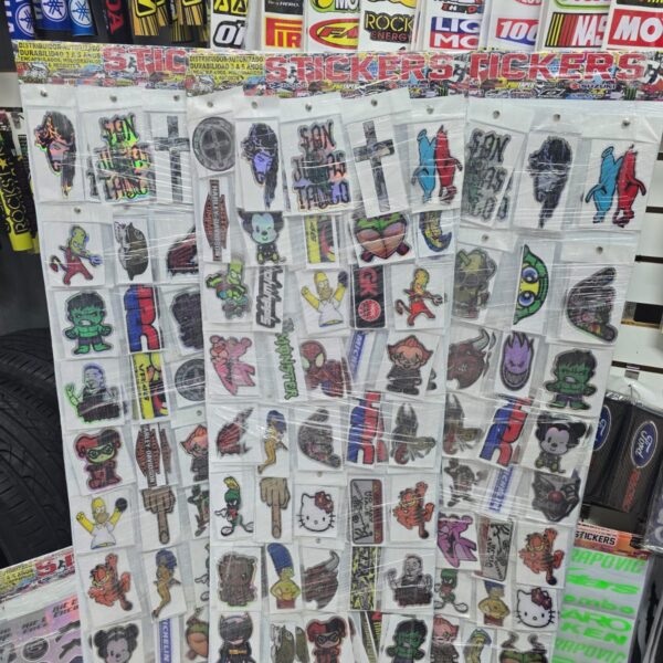 Exhibidor de 90 sticker encapsulados Holograficos